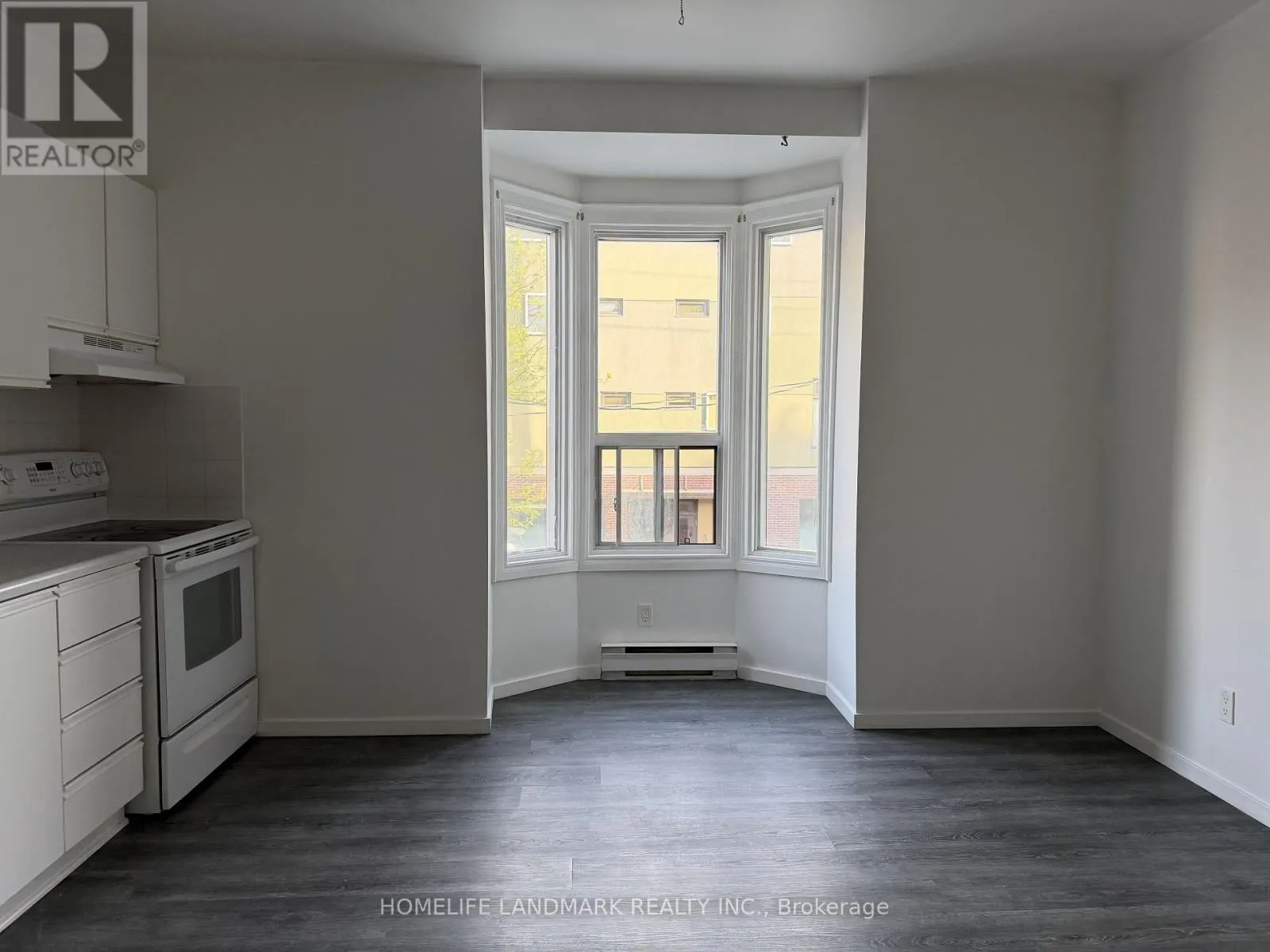 2 - 968 BATHURST STREET