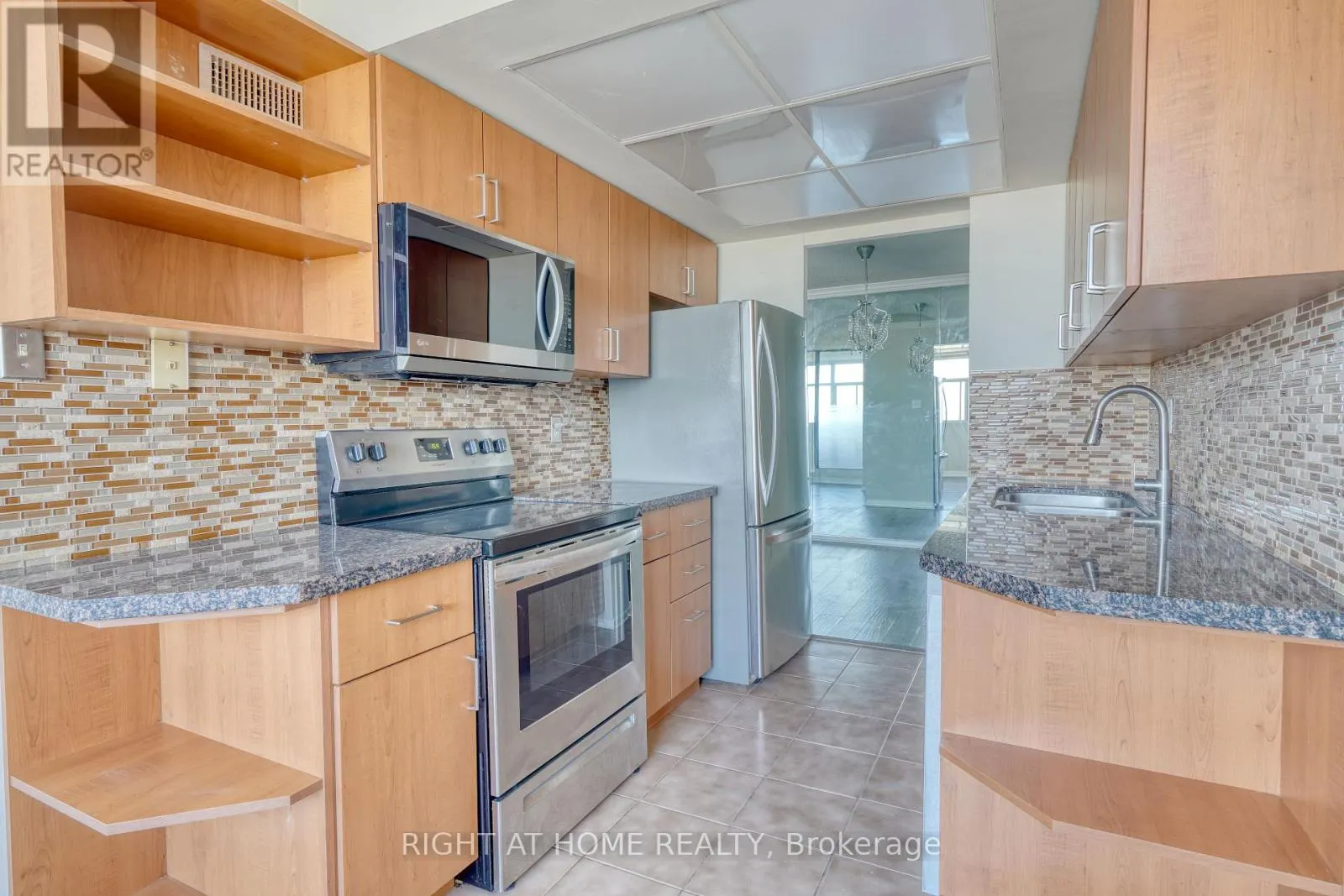 2508 - 100 ANTIBES DRIVE