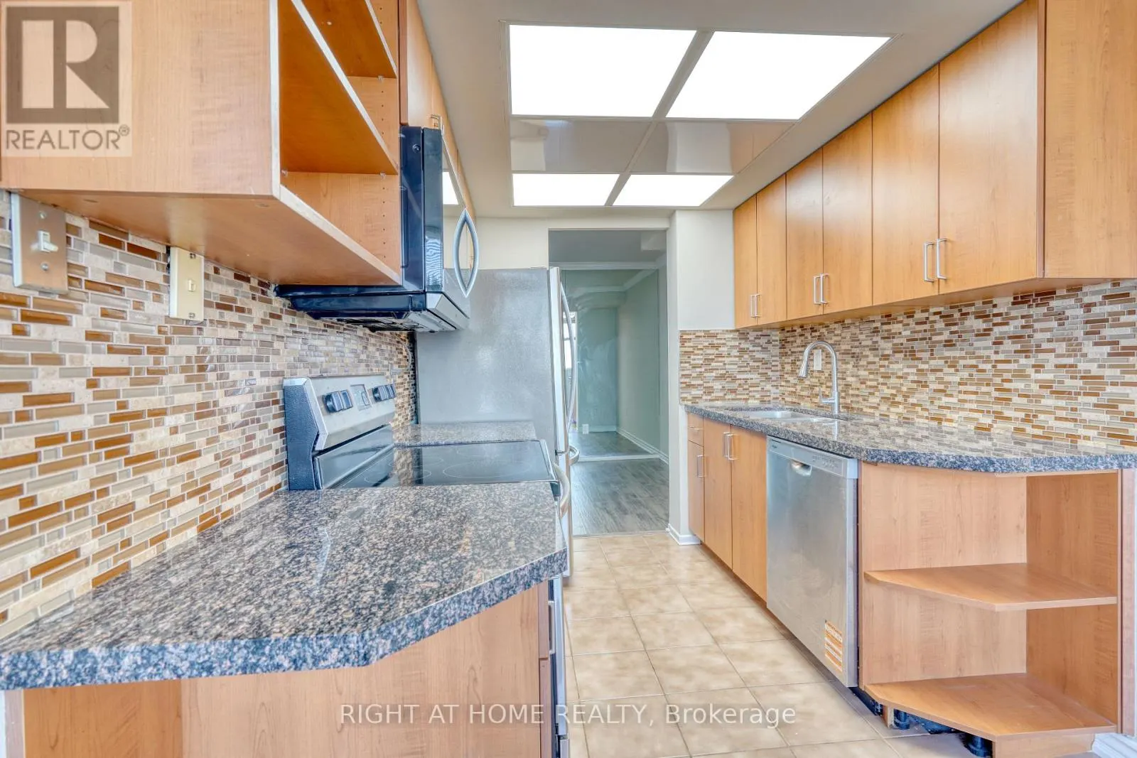 2508 - 100 ANTIBES DRIVE