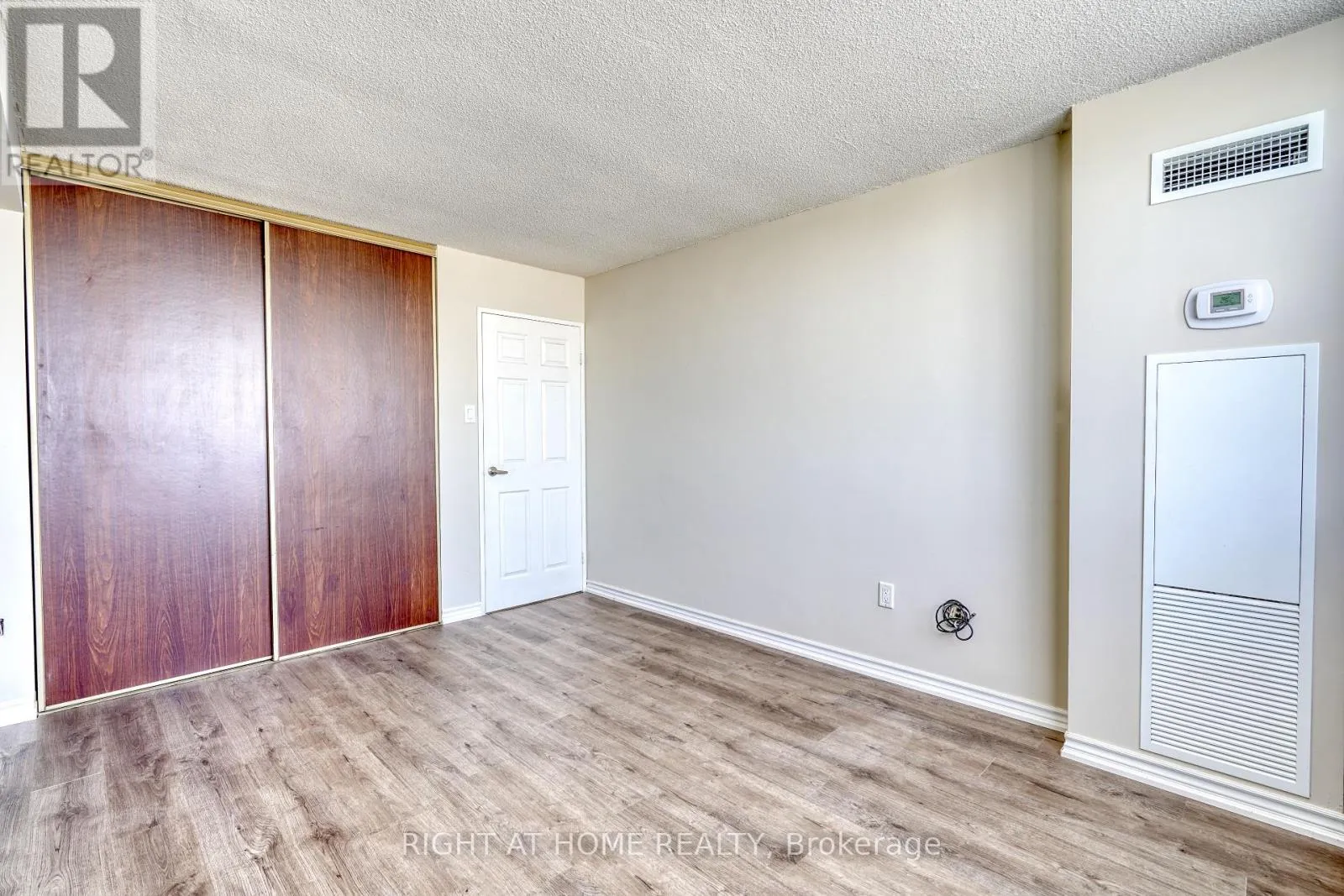 2508 - 100 ANTIBES DRIVE