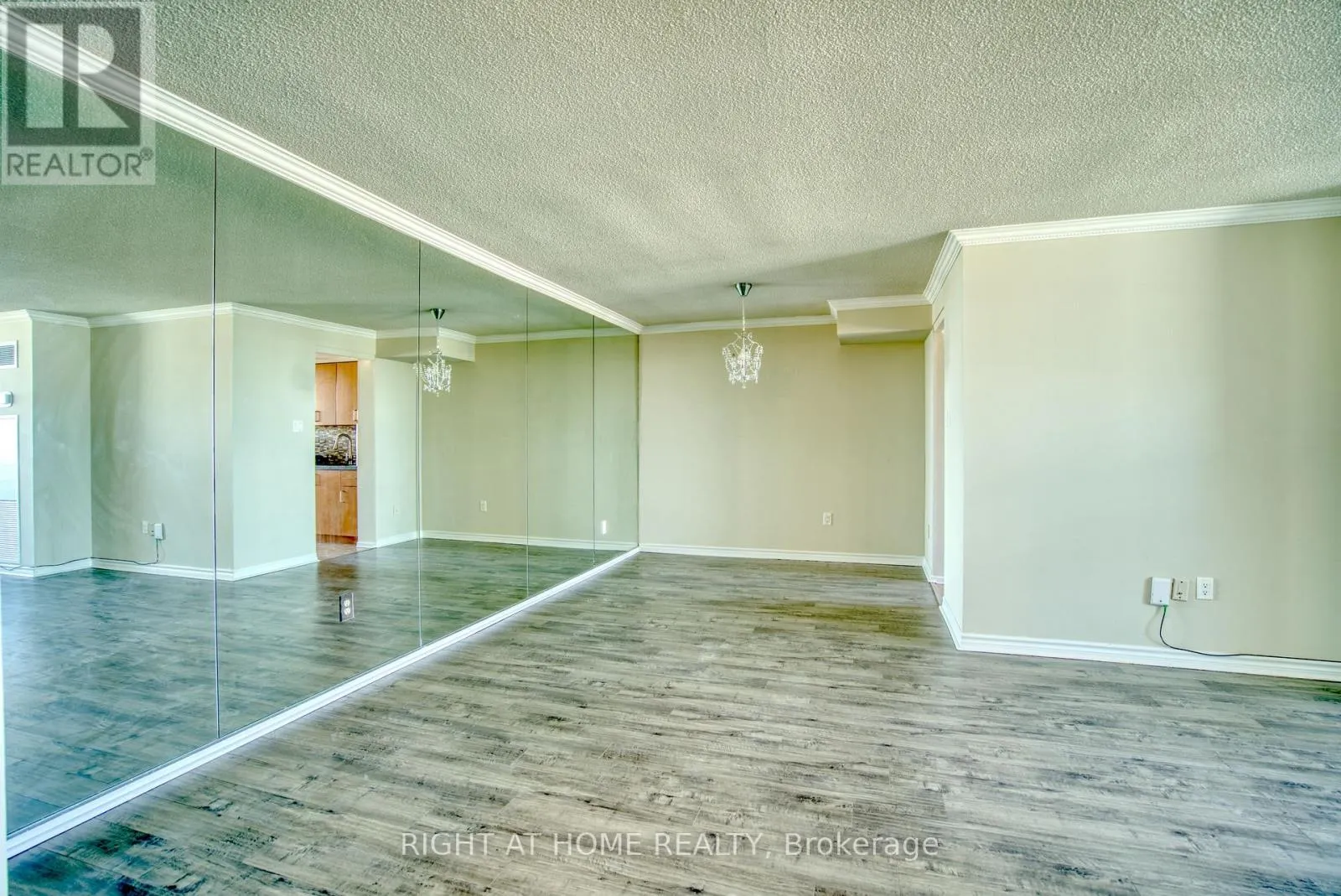 2508 - 100 ANTIBES DRIVE
