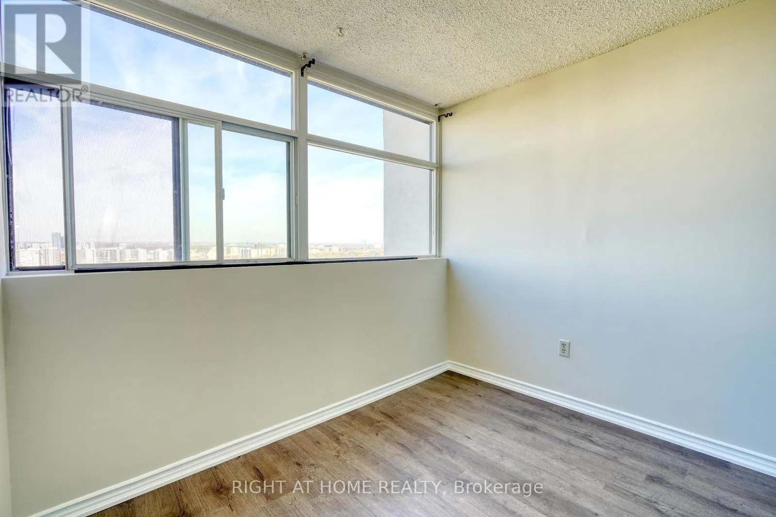 2508 - 100 ANTIBES DRIVE