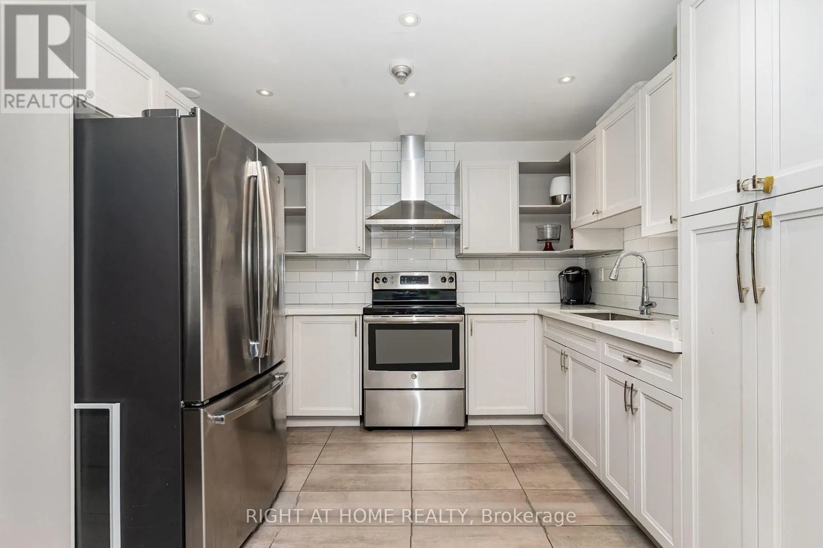 2508 - 100 ANTIBES DRIVE
