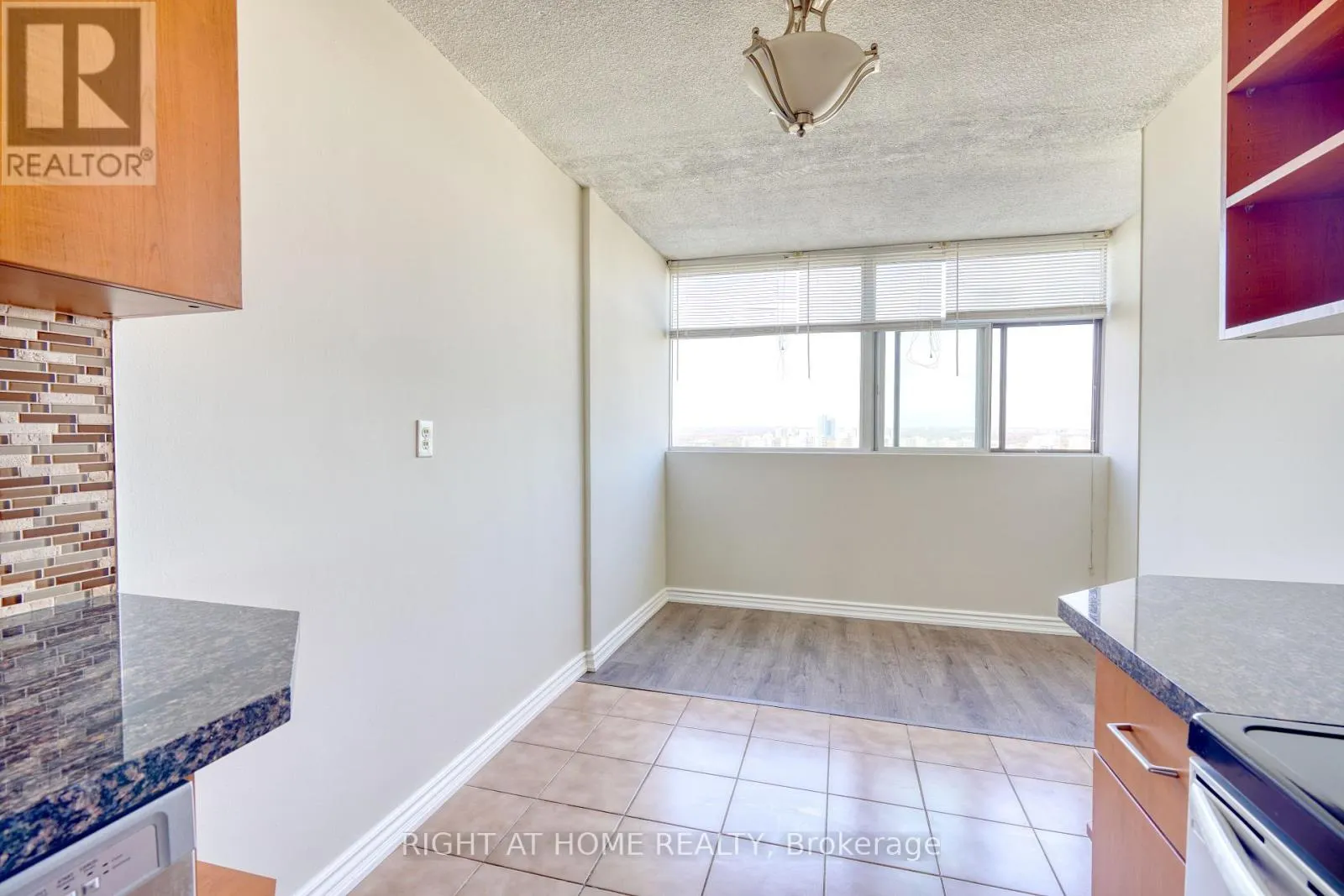 2508 - 100 ANTIBES DRIVE