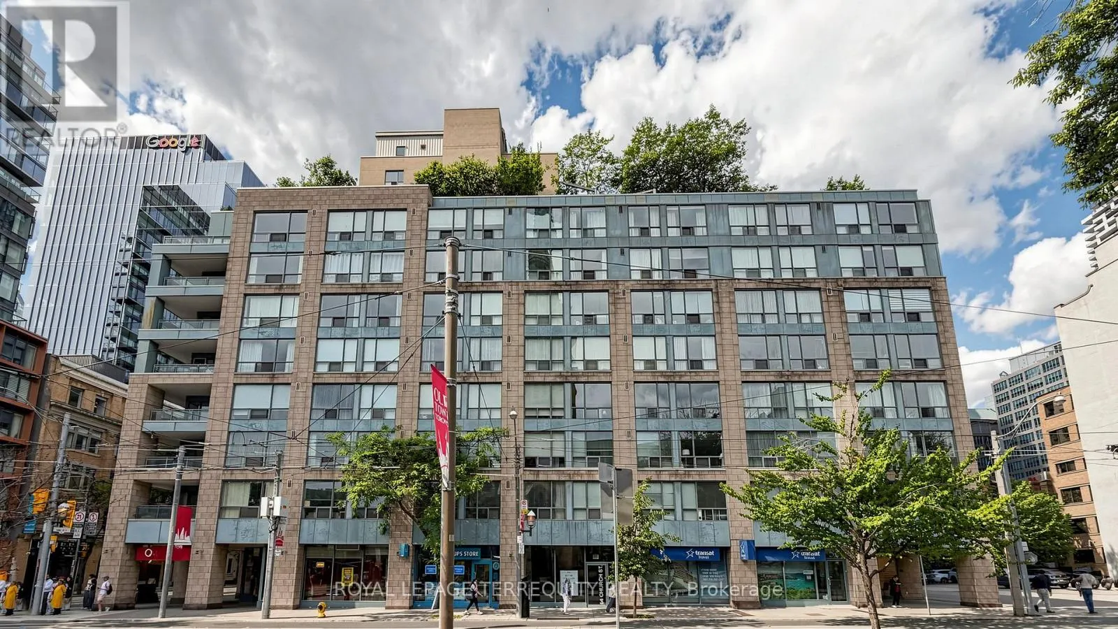 220 - 92 KING STREET E