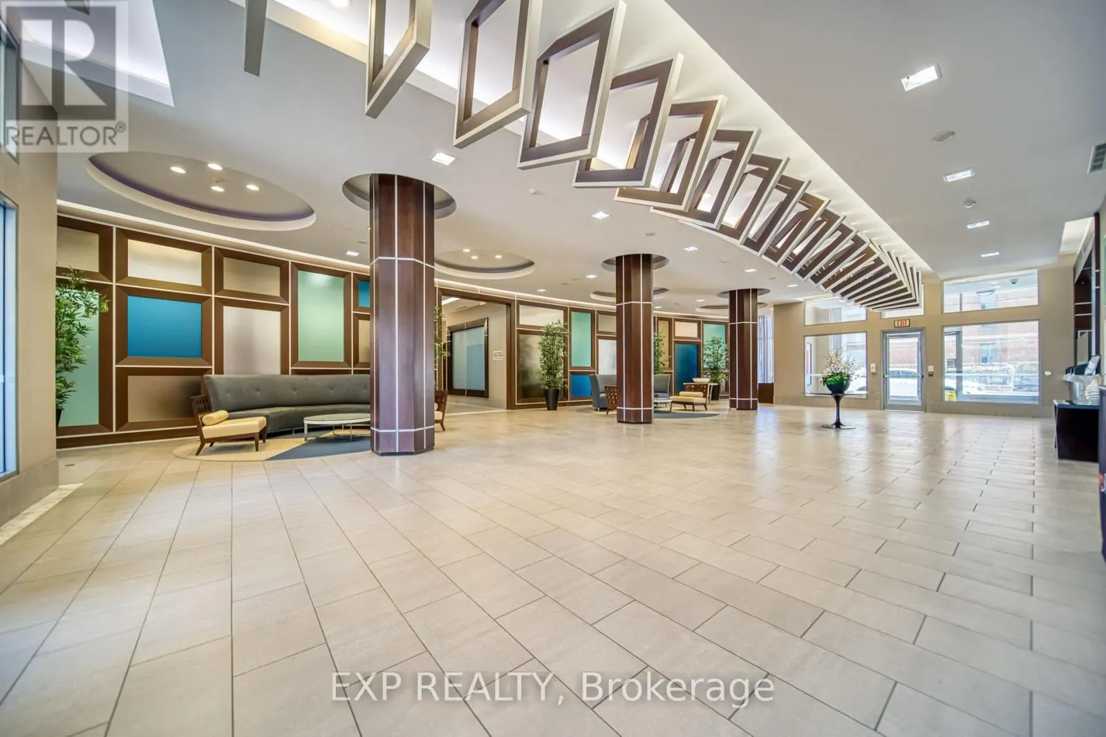 605 - 5793 YONGE STREET