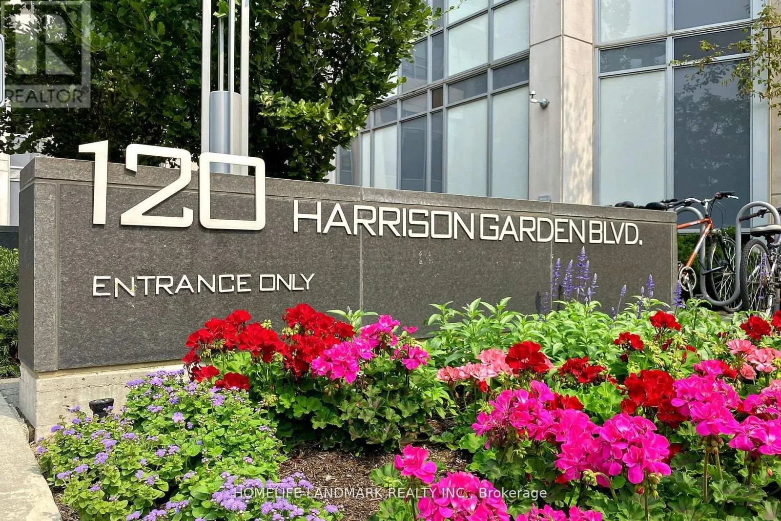 611 - 120 HARRISON GARDEN BOULEVARD