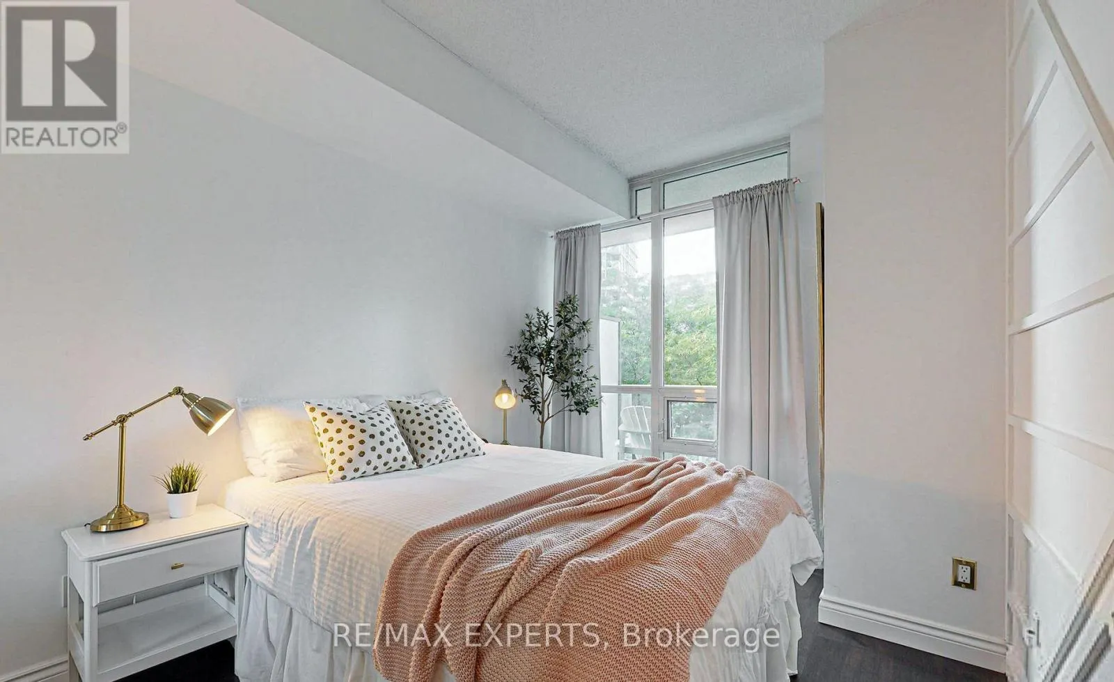 355 - 209 FORT YORK BOULEVARD