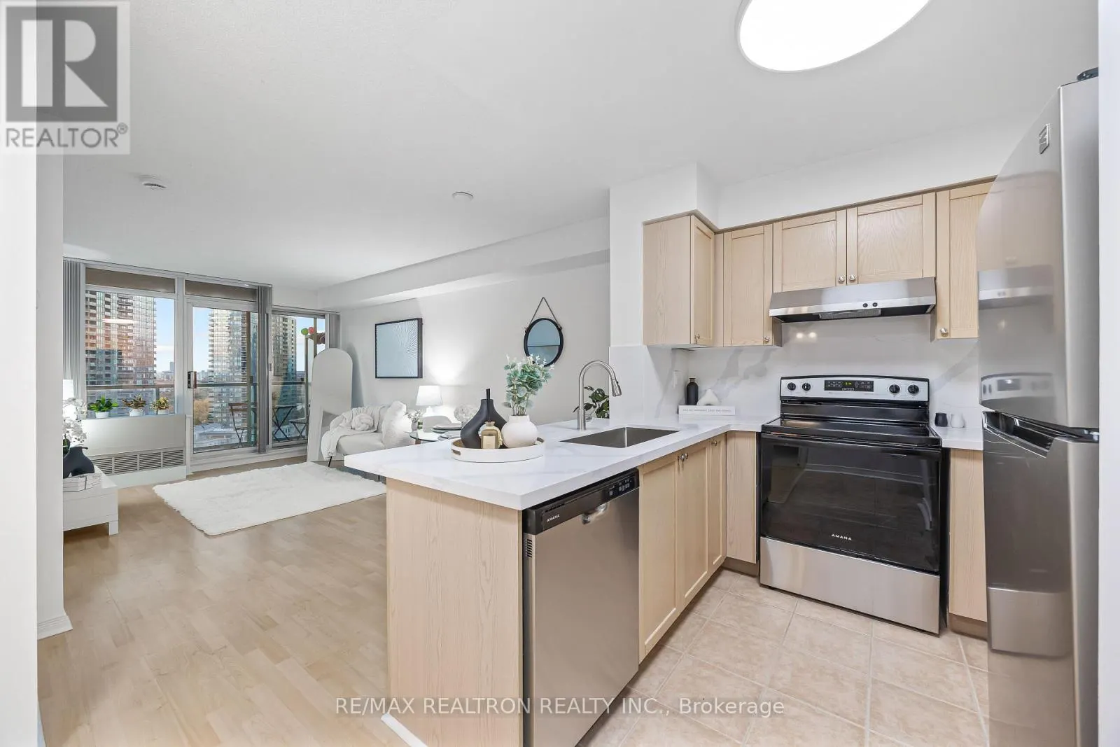1606 - 5508 YONGE STREET