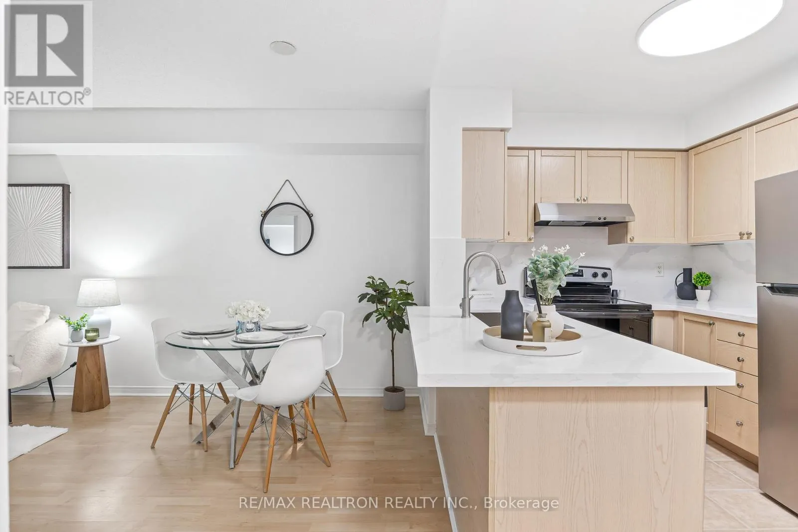 1606 - 5508 YONGE STREET