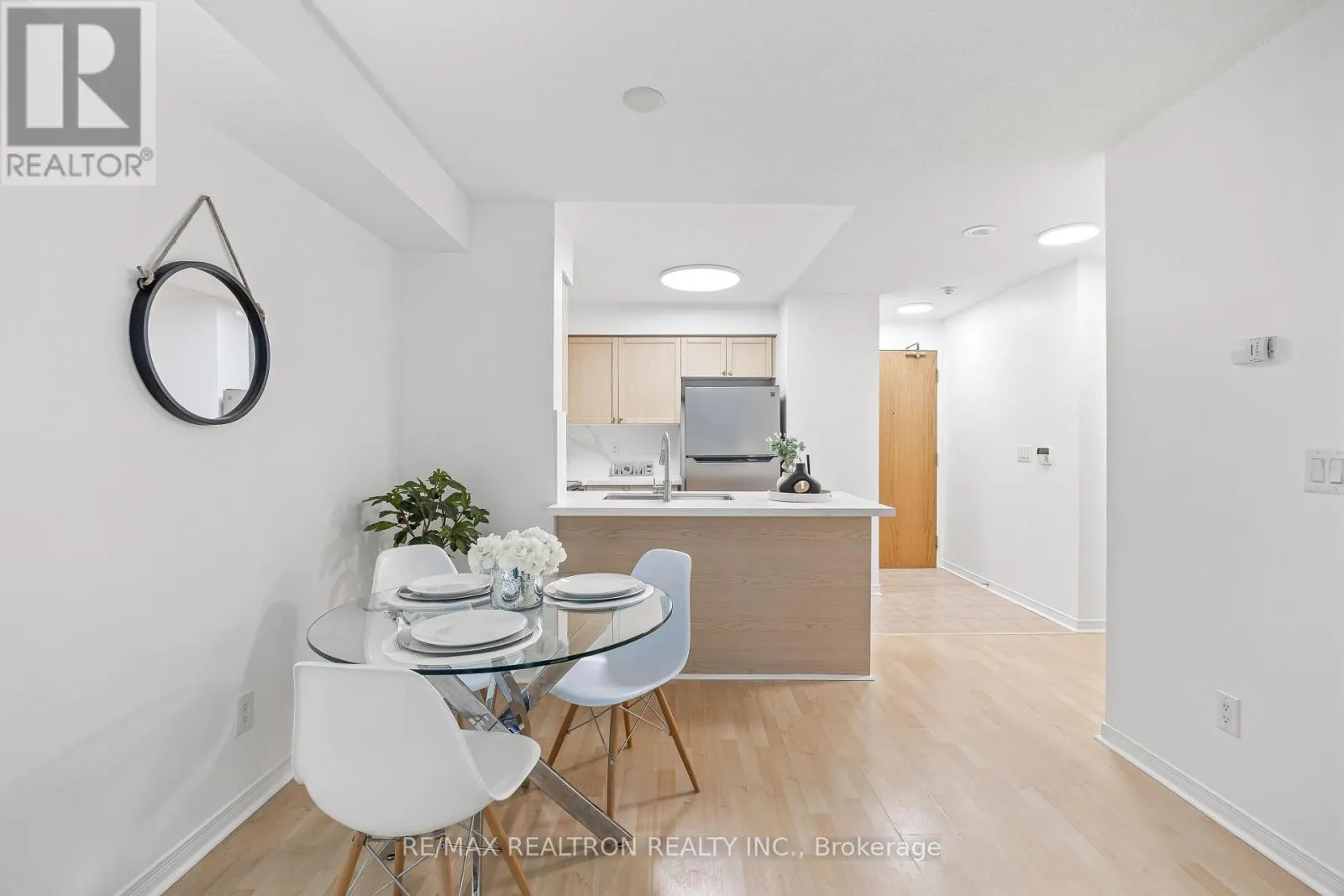 1606 - 5508 YONGE STREET