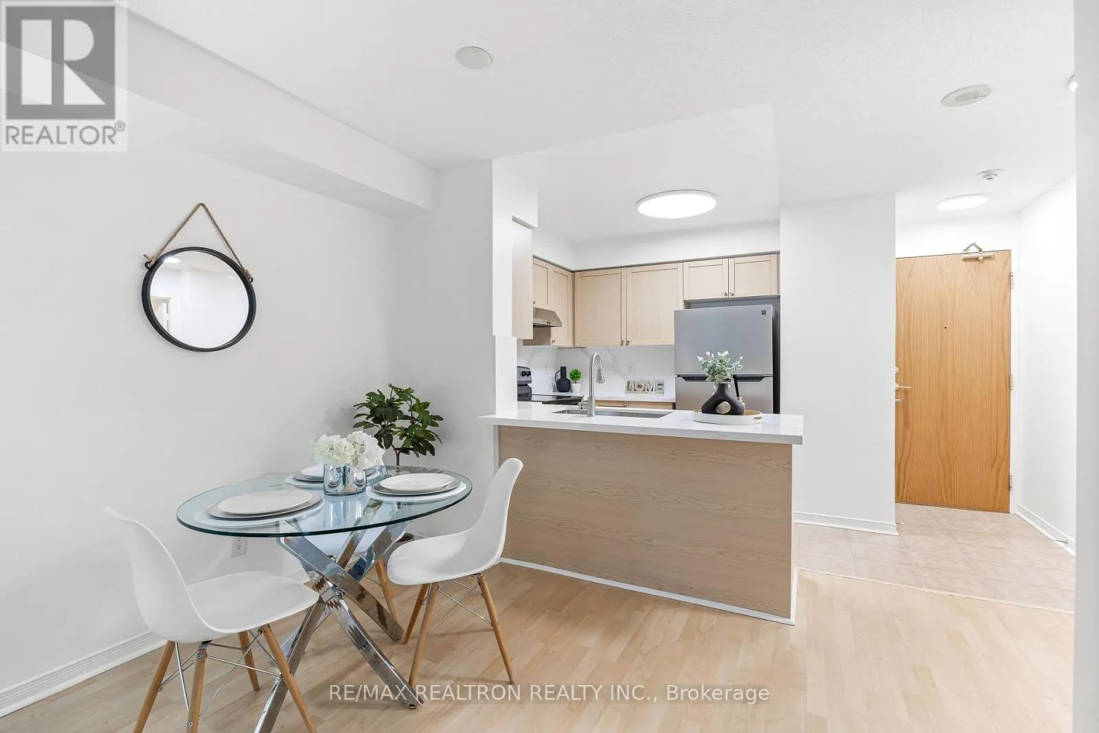 1606 - 5508 YONGE STREET