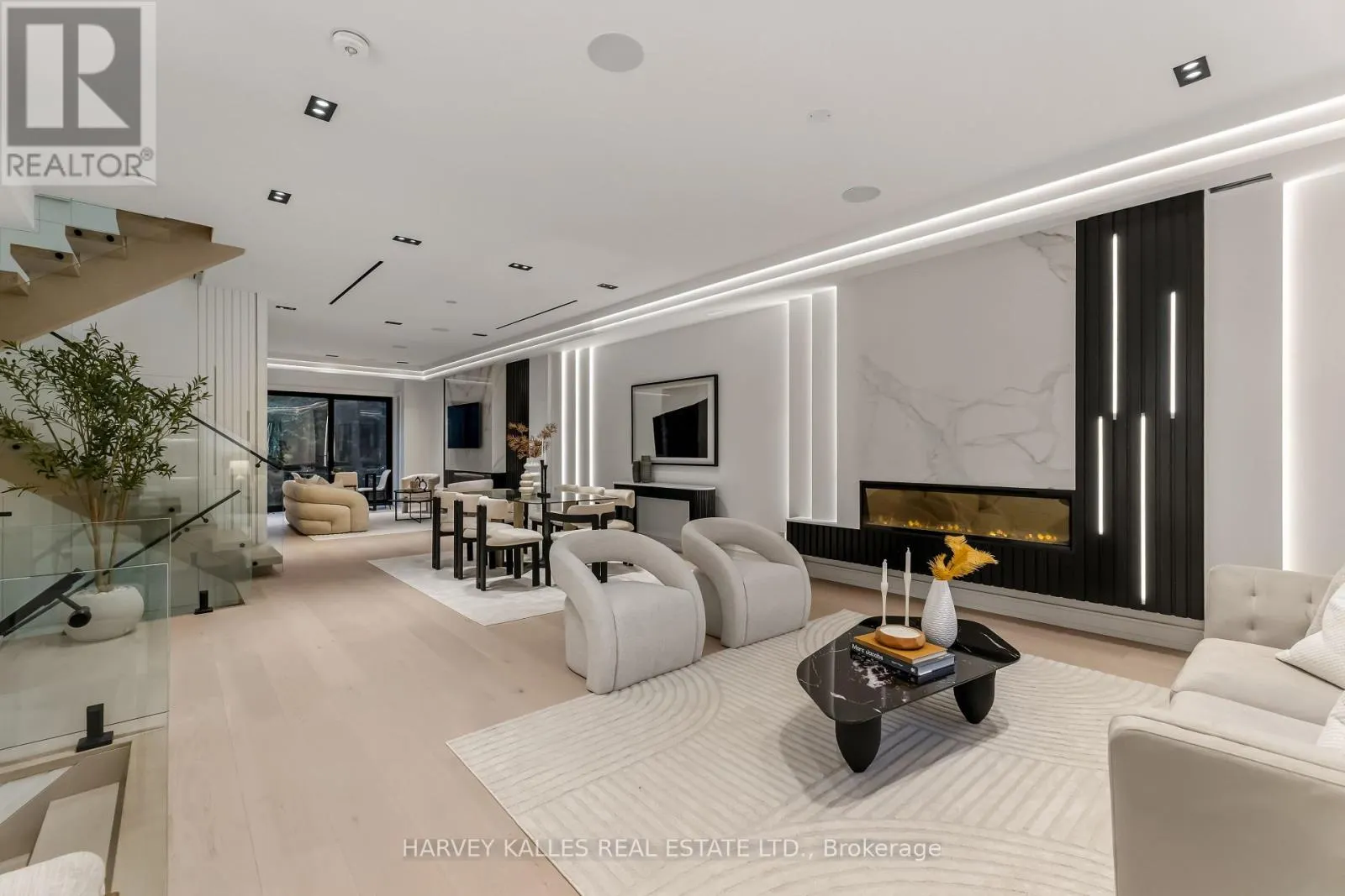 33 SAINT HILDA'S AVENUE
