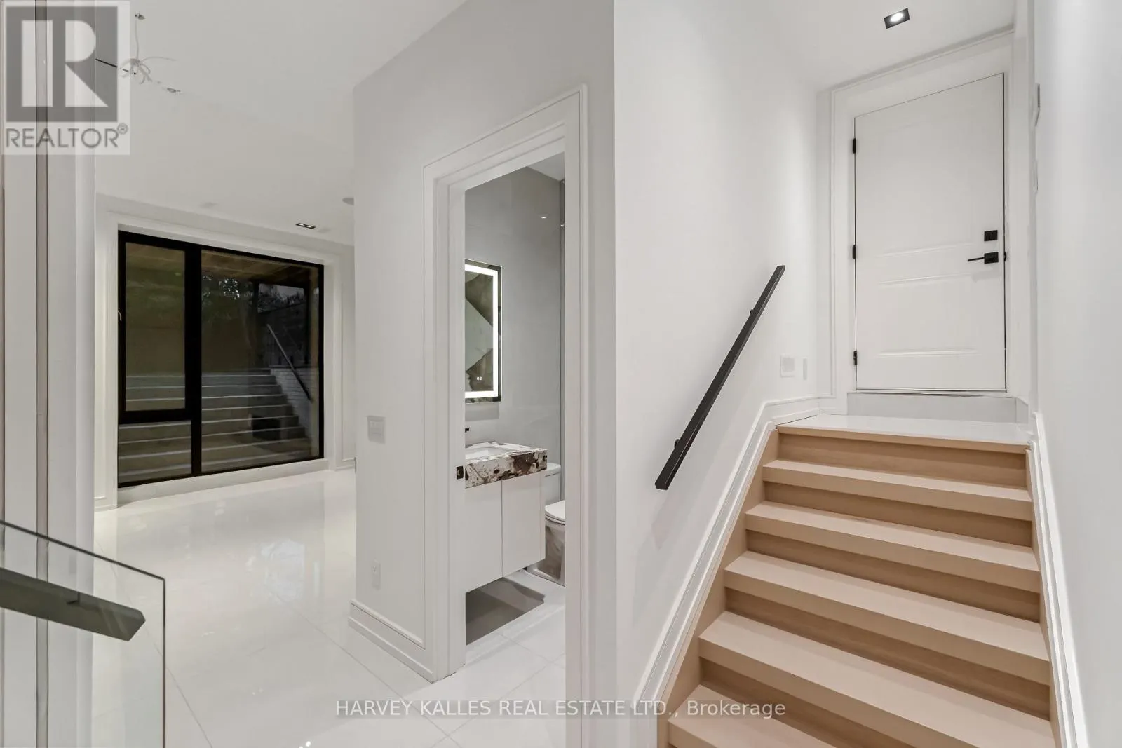 33 SAINT HILDA'S AVENUE