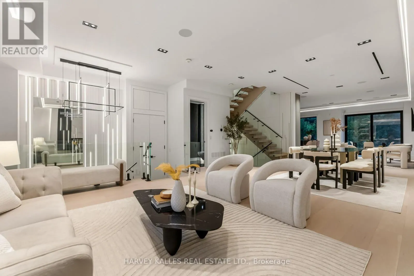33 SAINT HILDA'S AVENUE