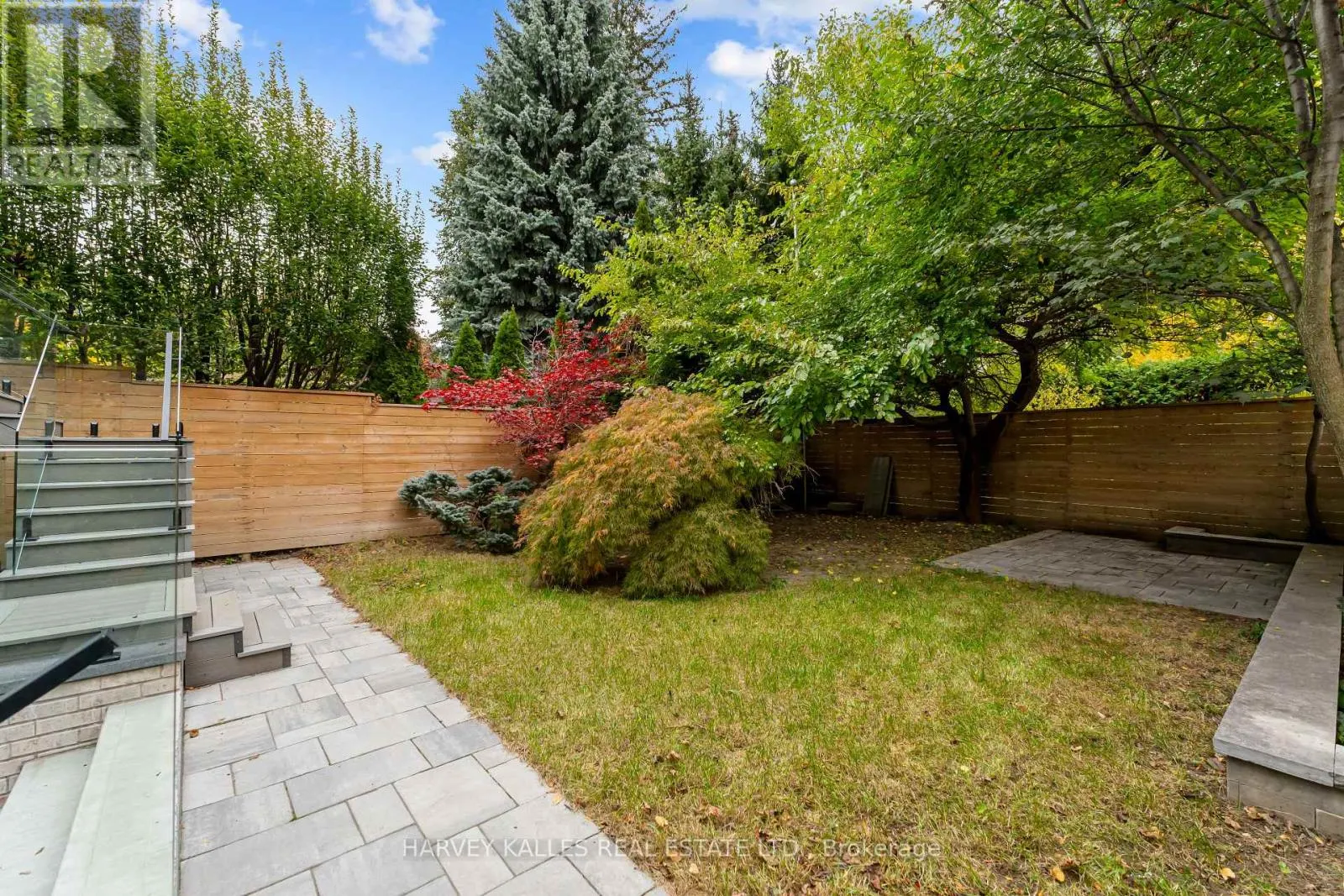 33 SAINT HILDA'S AVENUE