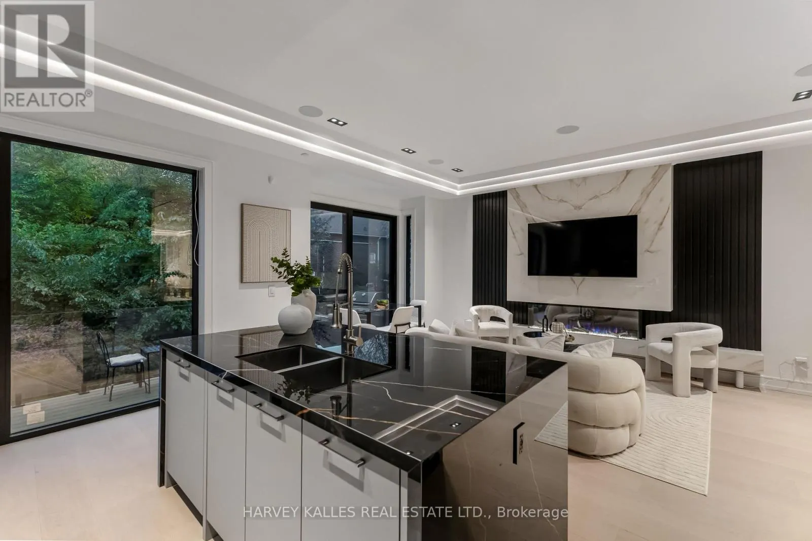 33 SAINT HILDA'S AVENUE