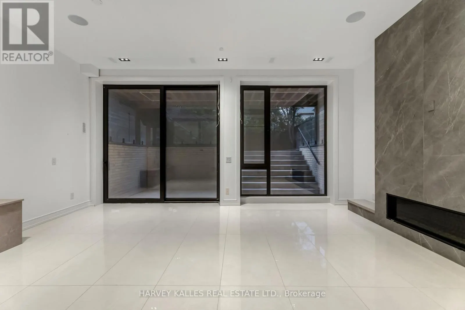 33 SAINT HILDA'S AVENUE