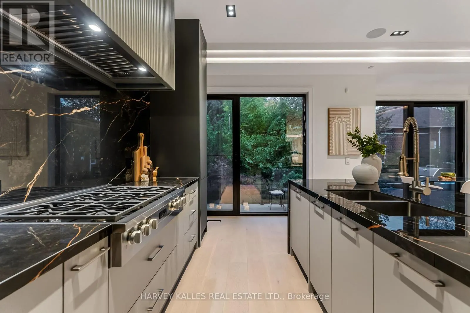33 SAINT HILDA'S AVENUE