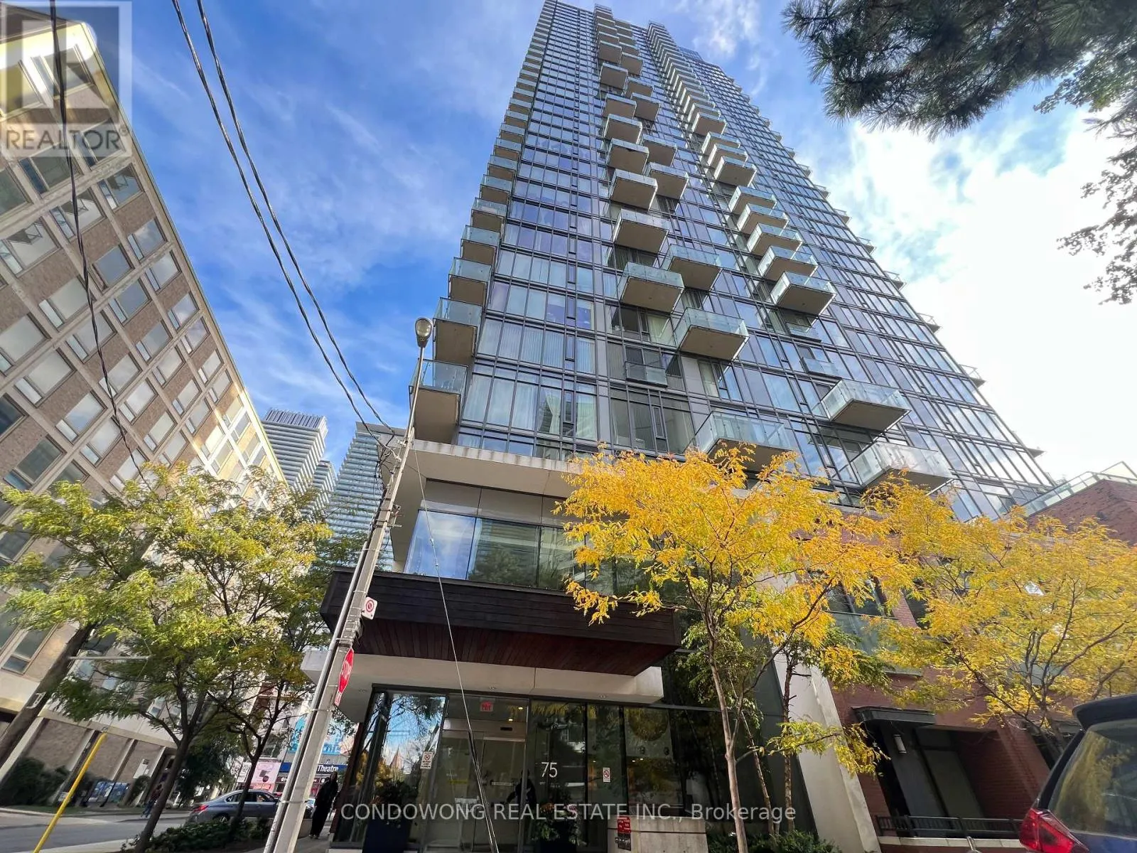 908 - 75 ST NICHOLAS STREET
