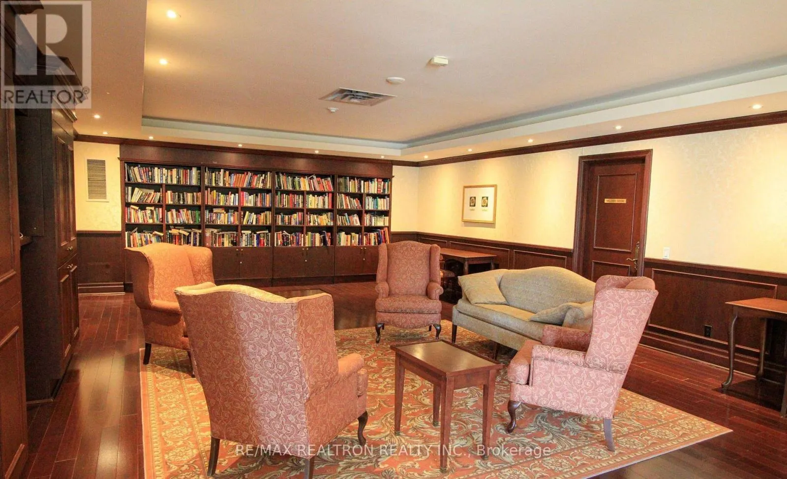 808 - 1 CLAIRTRELL ROAD