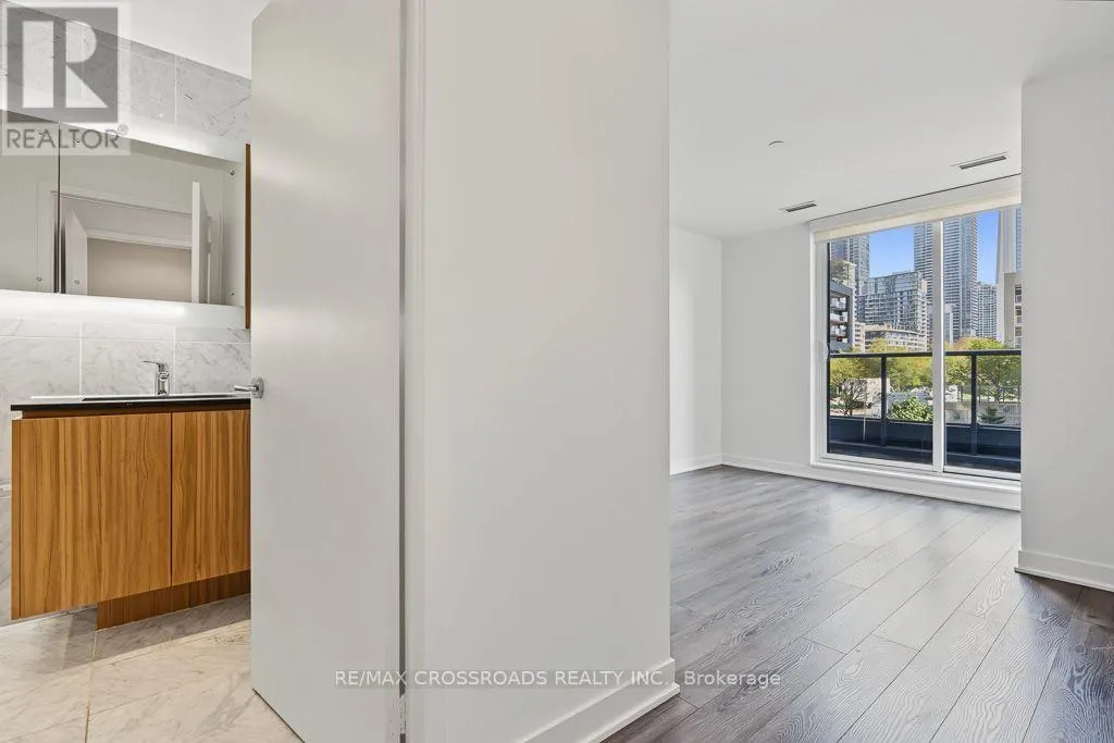 TH05 - 58 QUEENS WHARF ROAD