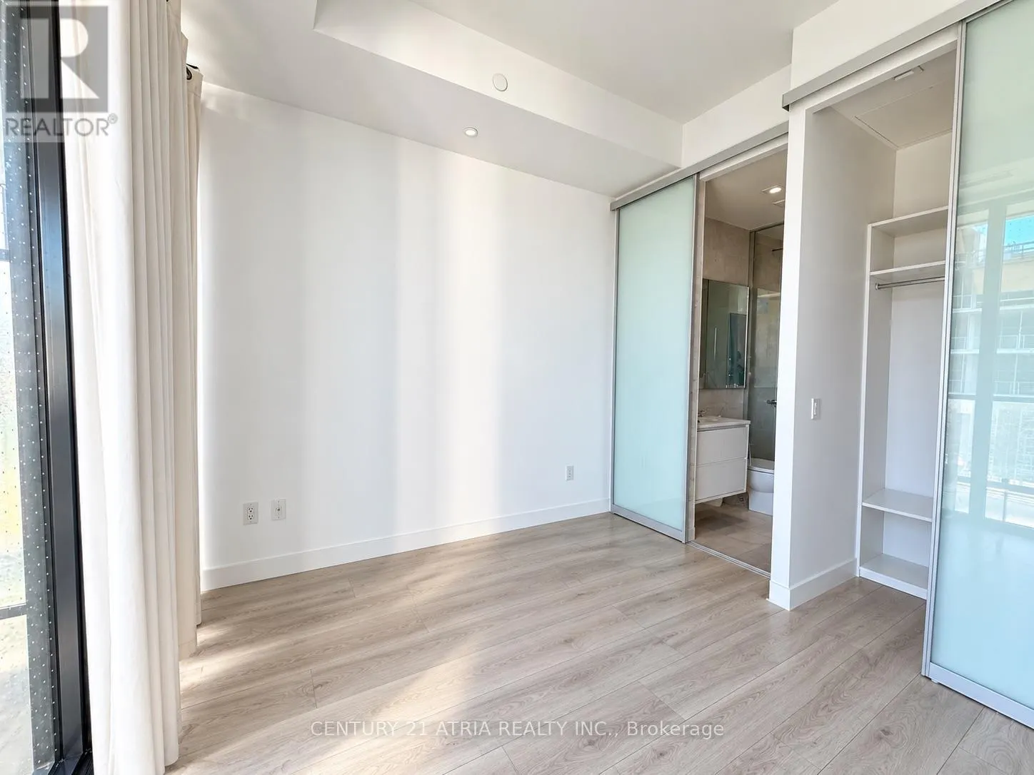 216 - 29 GREEN TRAIL COURT