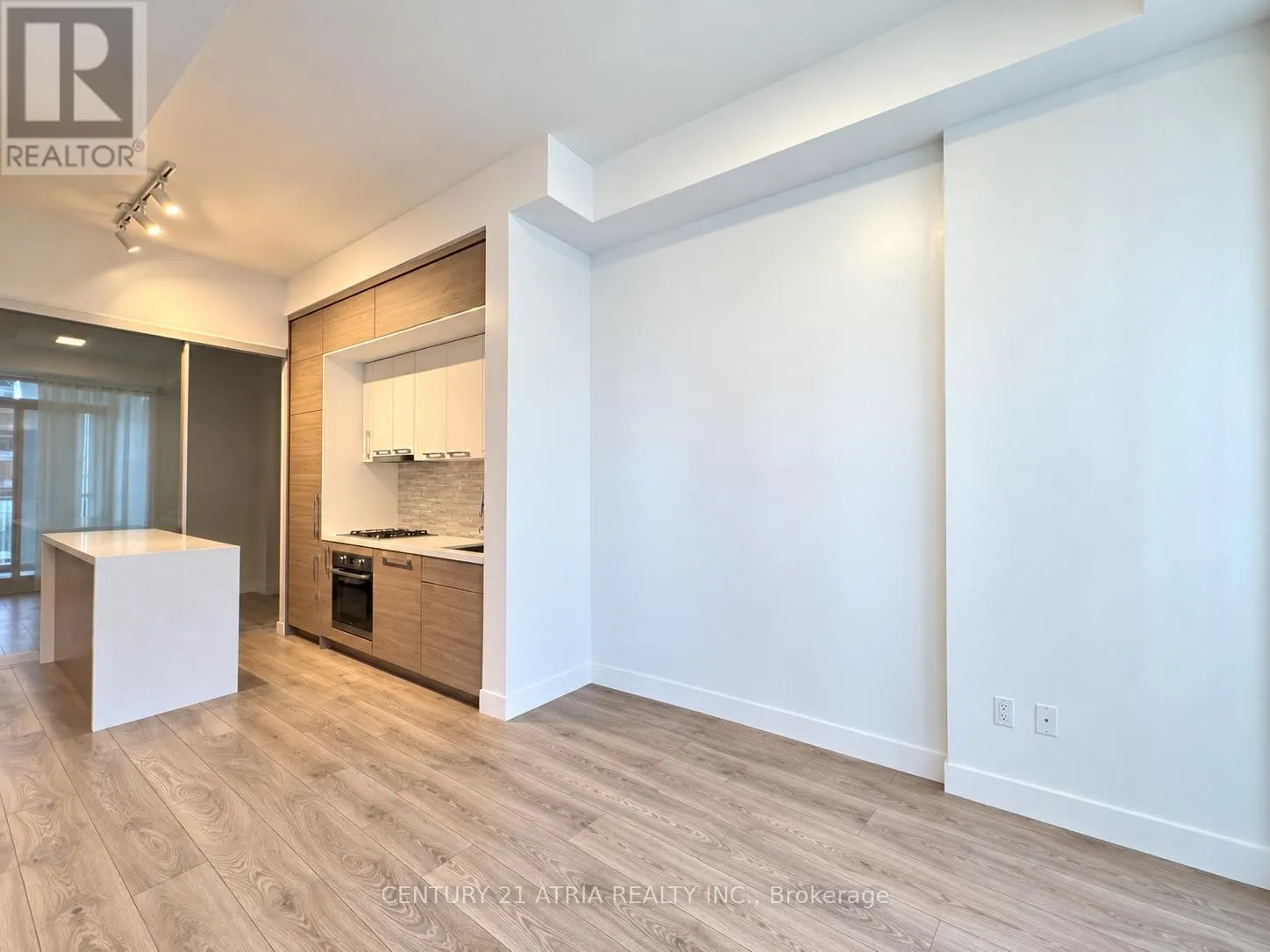 216 - 29 GREEN TRAIL COURT