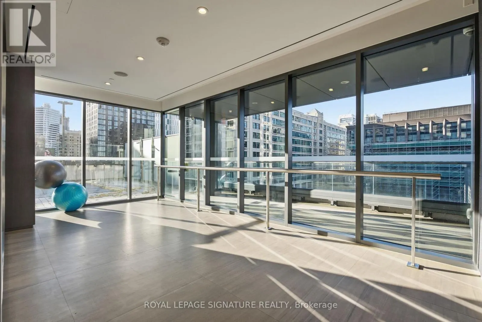 1607 - 159 DUNDAS STREET E