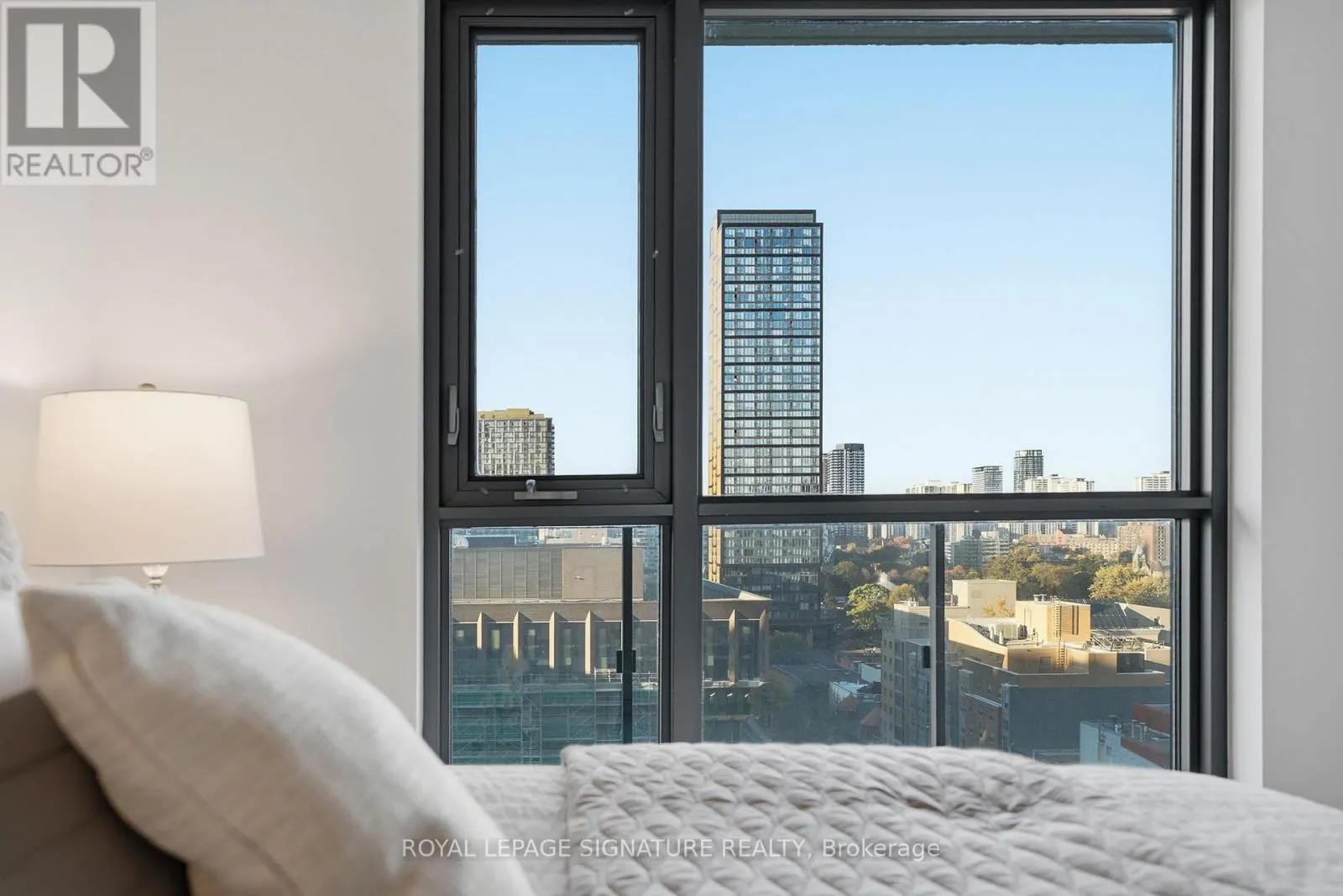 1607 - 159 DUNDAS STREET E