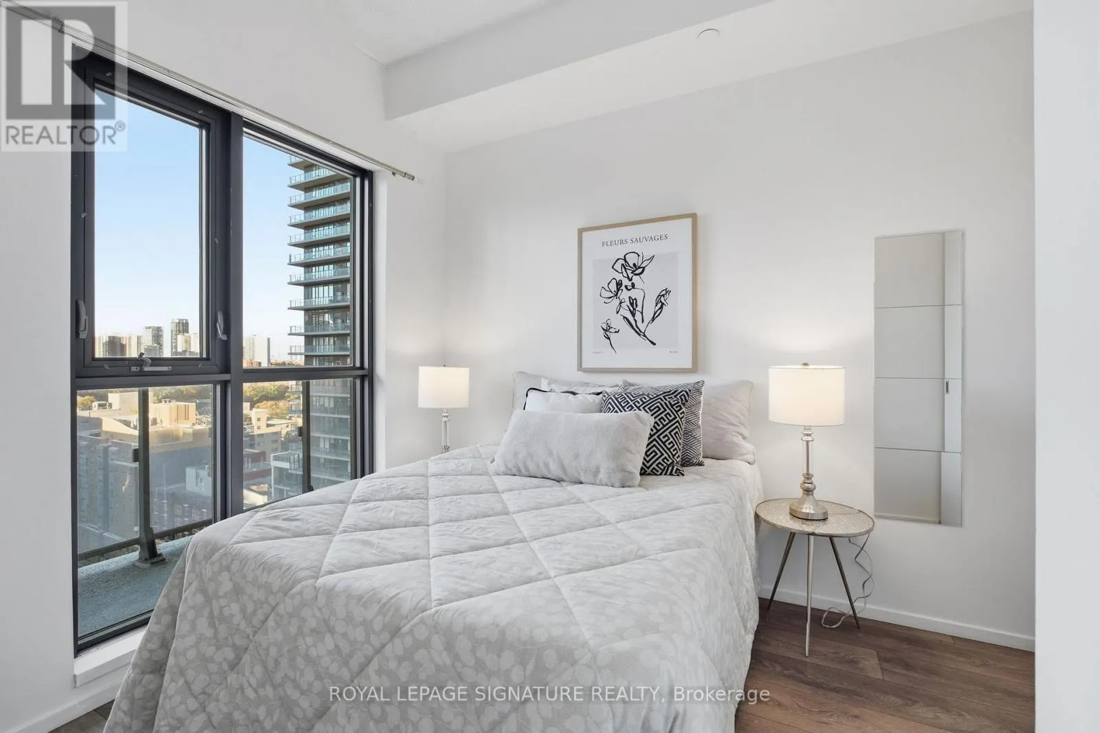 1607 - 159 DUNDAS STREET E