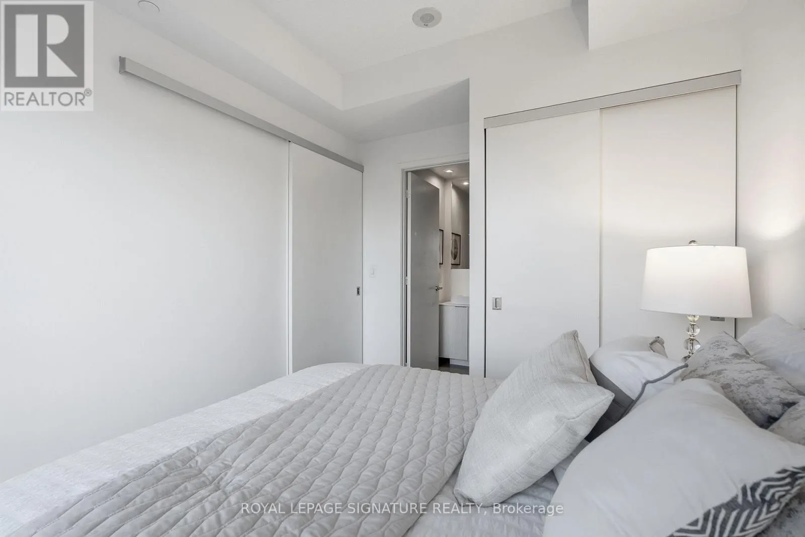 1607 - 159 DUNDAS STREET E