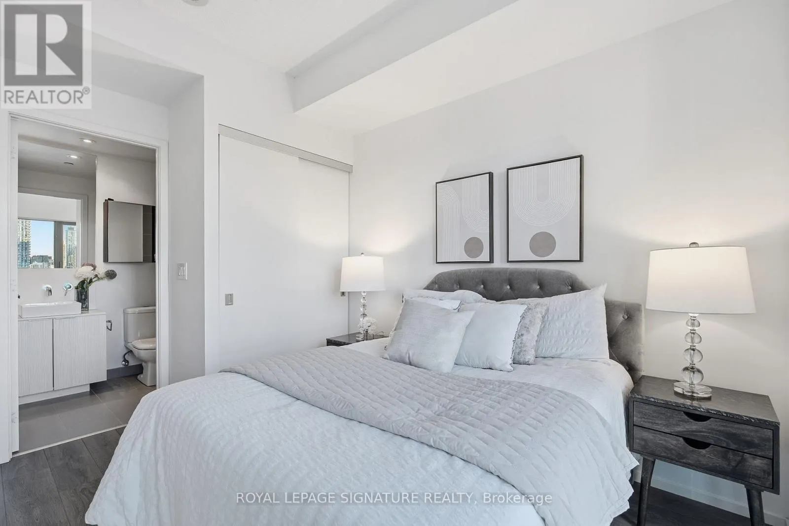 1607 - 159 DUNDAS STREET E