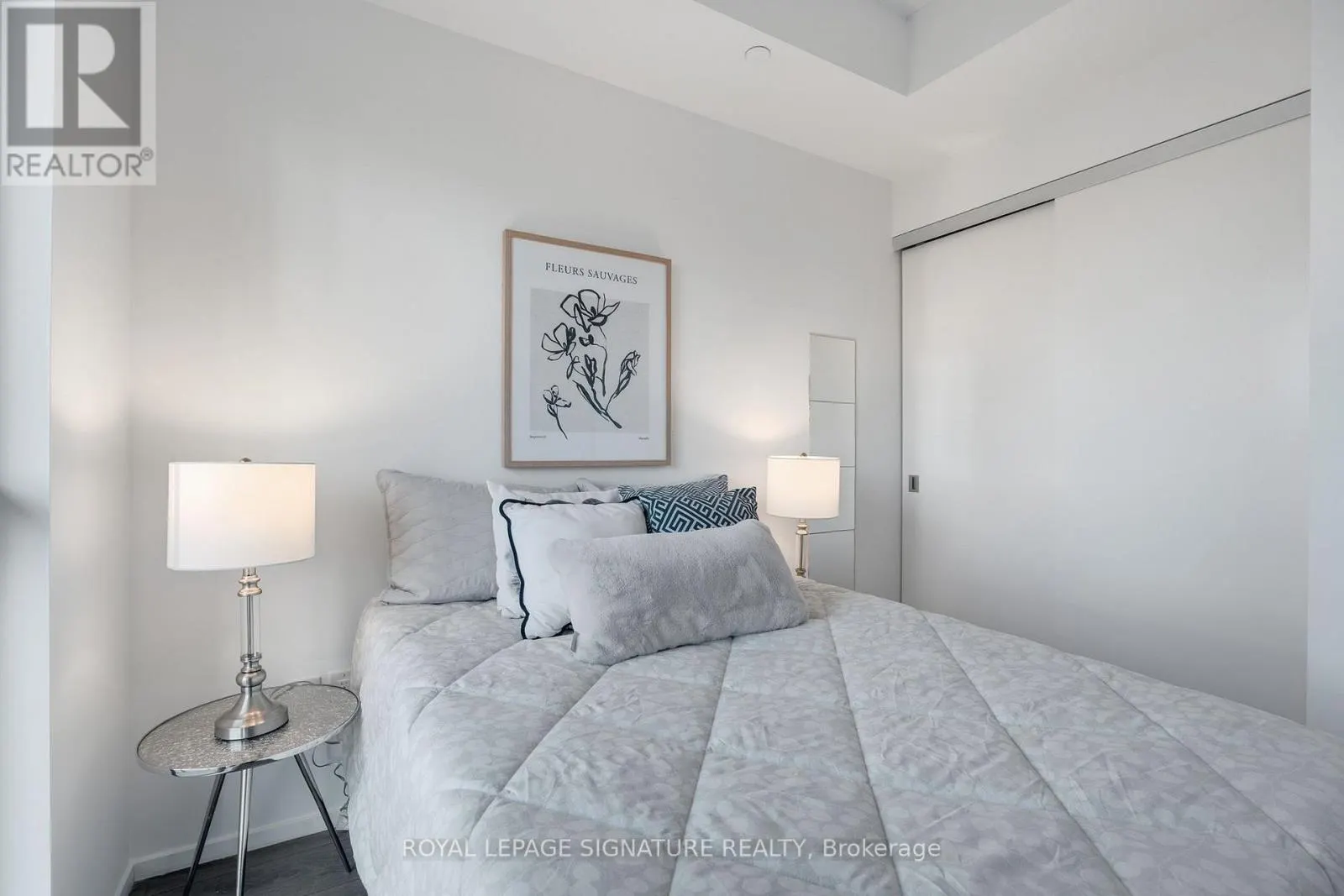 1607 - 159 DUNDAS STREET E