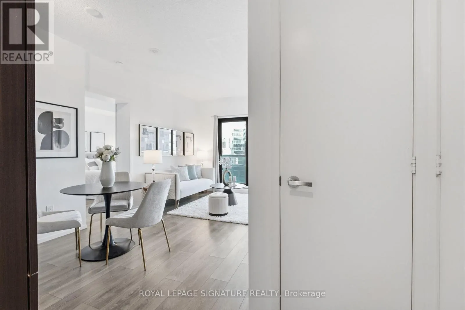 1607 - 159 DUNDAS STREET E