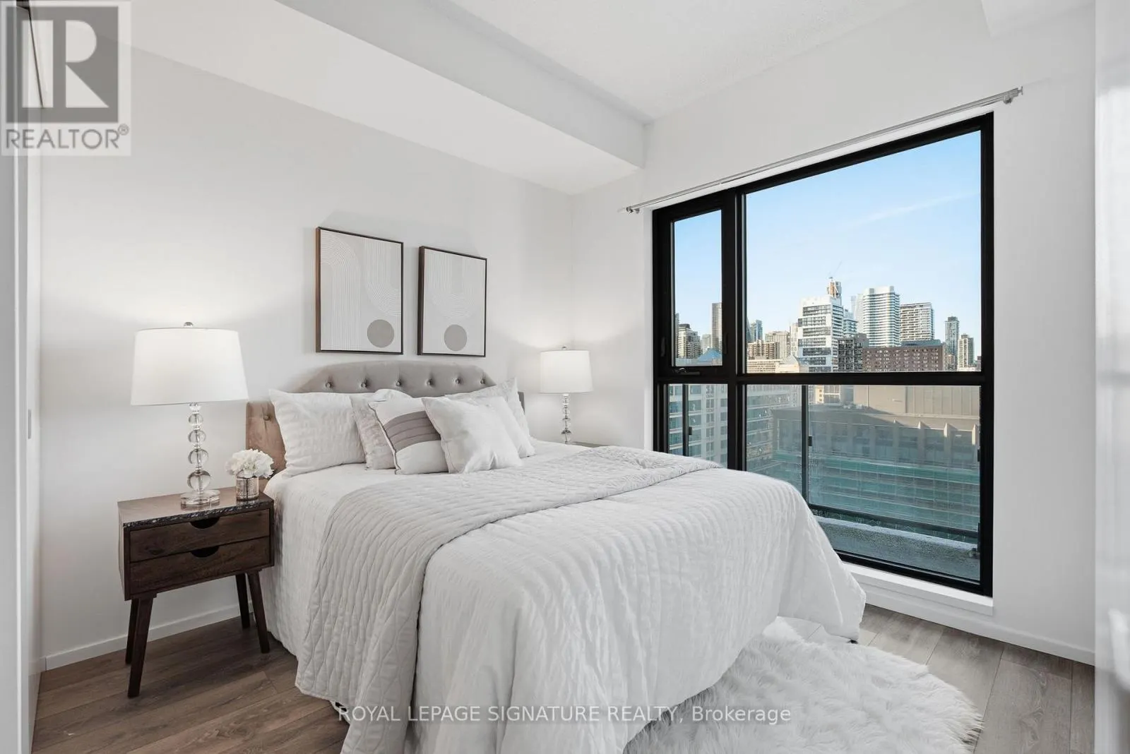1607 - 159 DUNDAS STREET E