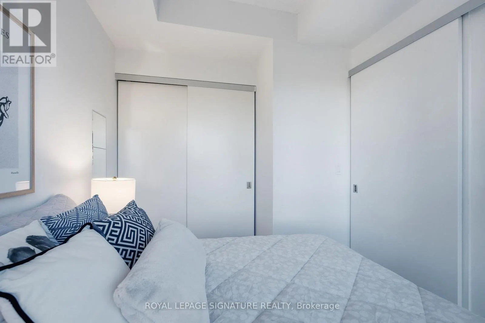 1607 - 159 DUNDAS STREET E