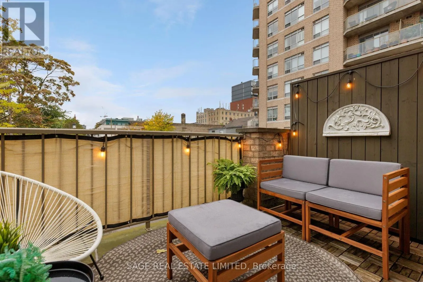 TH06 - 140 BATHURST STREET