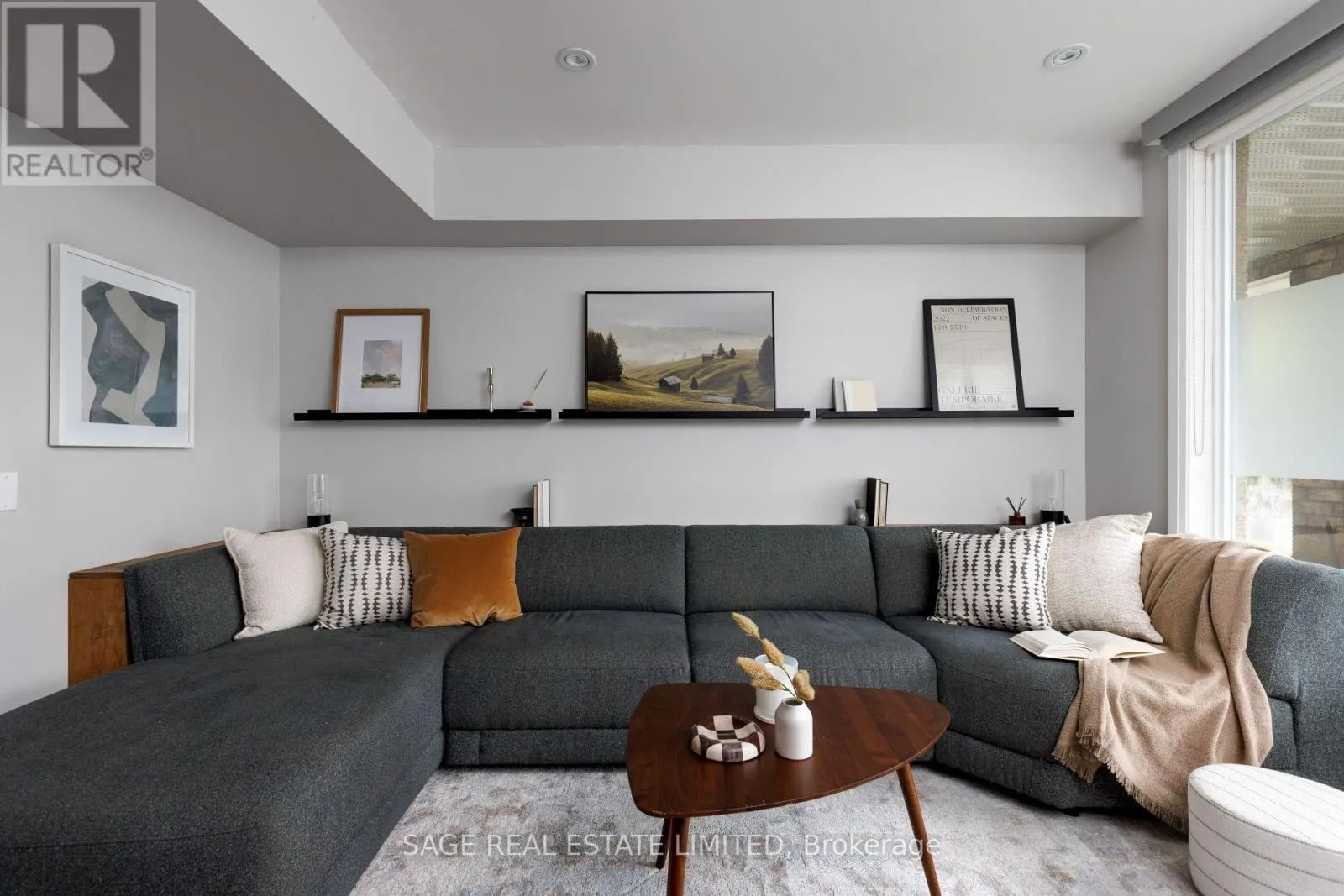 TH06 - 140 BATHURST STREET