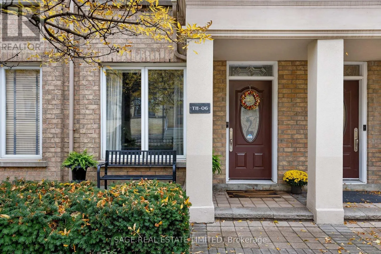 TH06 - 140 BATHURST STREET