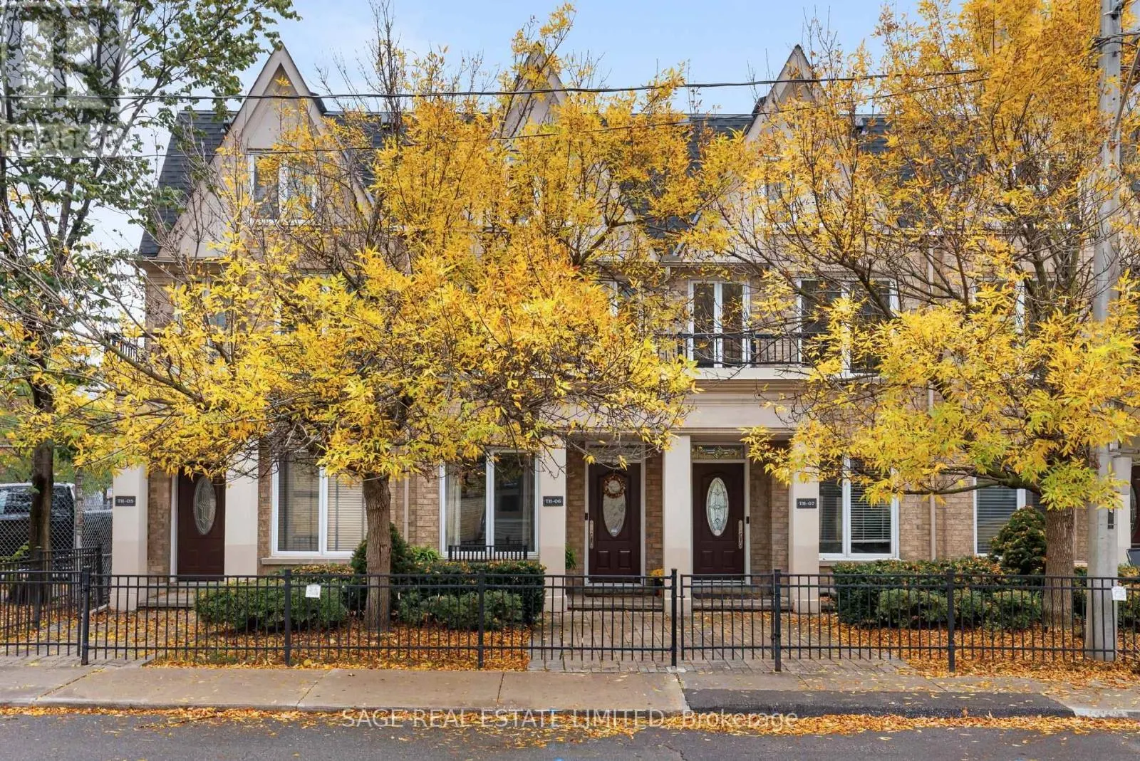 TH06 - 140 BATHURST STREET