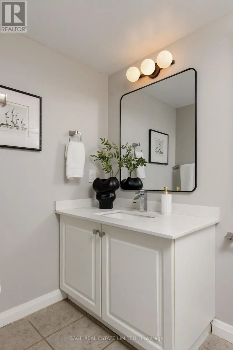 TH06 - 140 BATHURST STREET