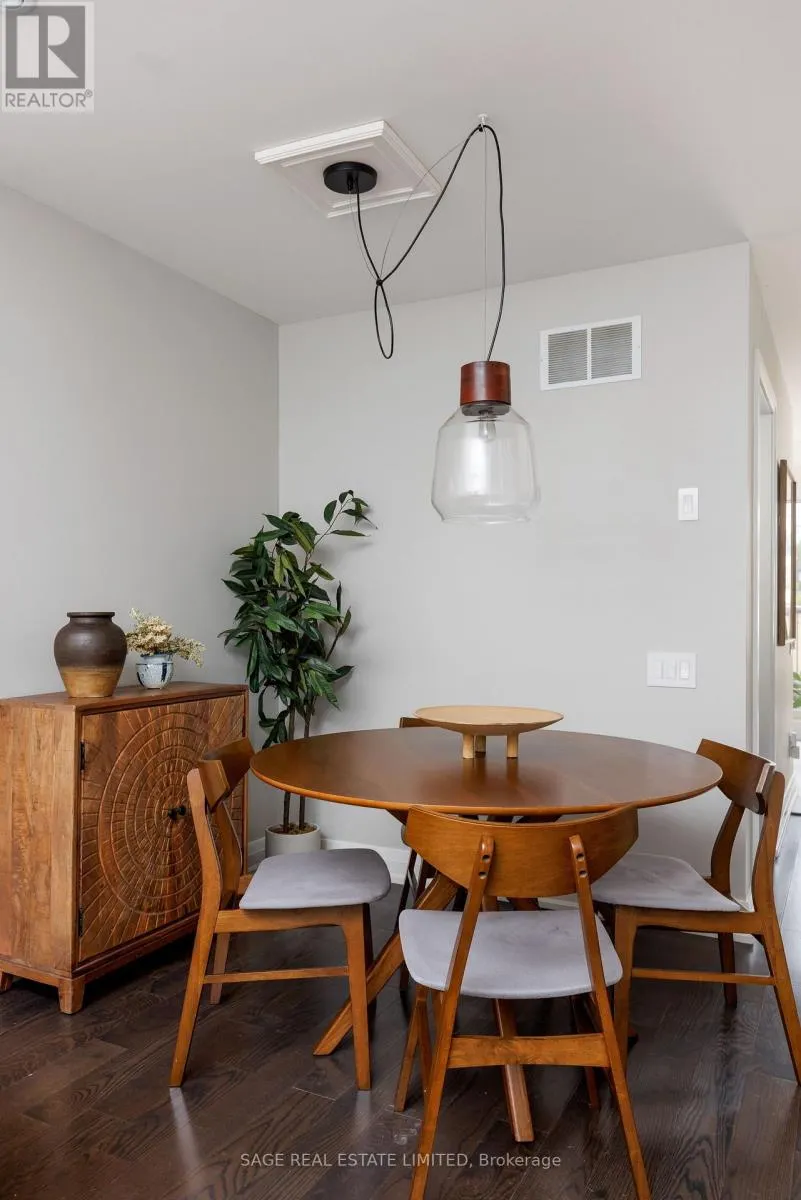 TH06 - 140 BATHURST STREET