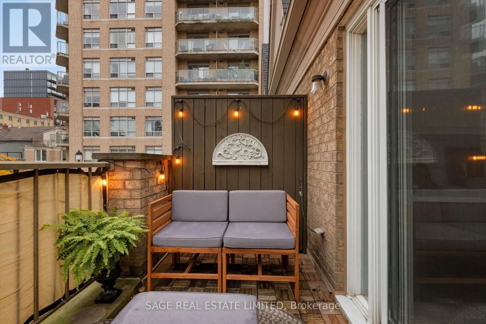 TH06 - 140 BATHURST STREET