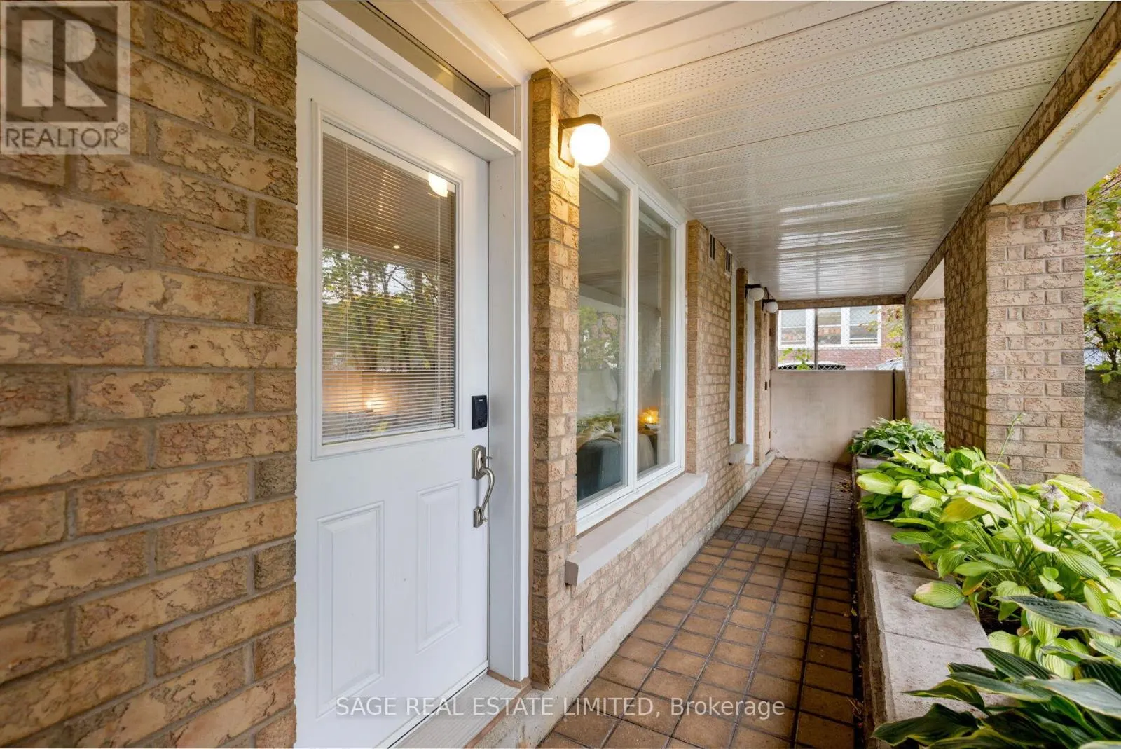 TH06 - 140 BATHURST STREET
