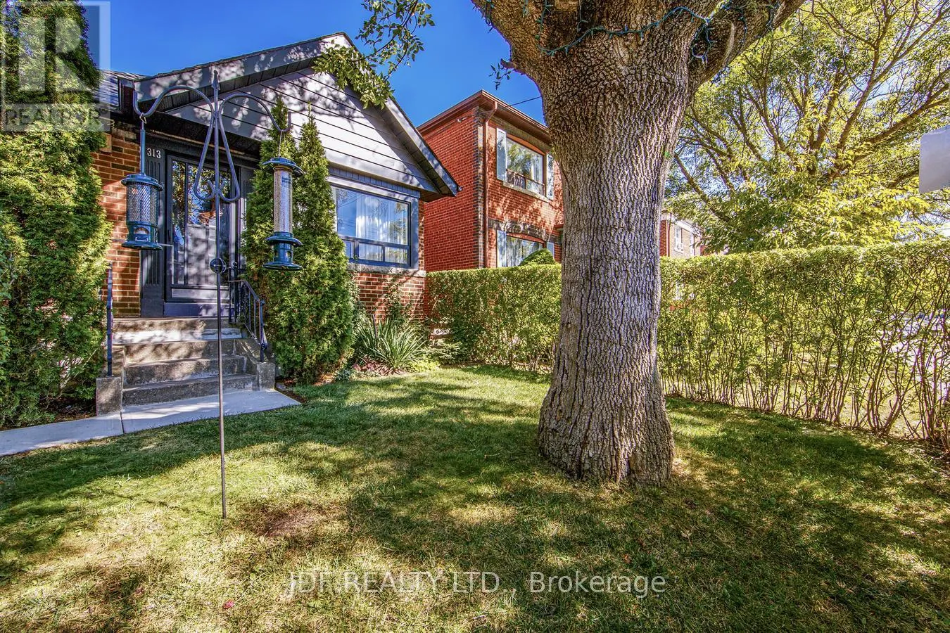 313 VAUGHAN ROAD