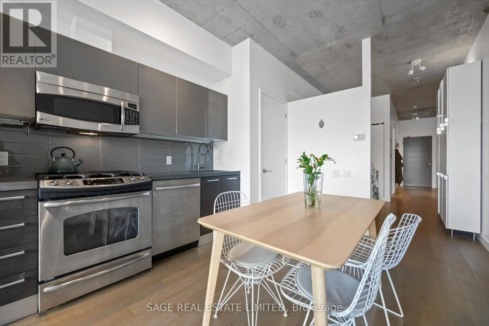 302 - 25 STAFFORD STREET
