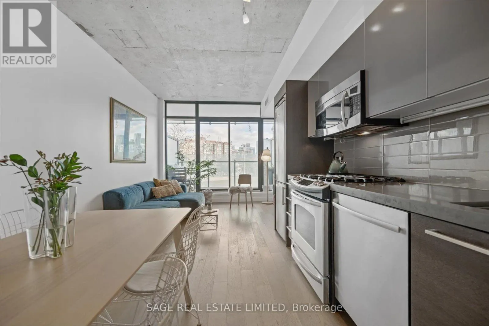 302 - 25 STAFFORD STREET