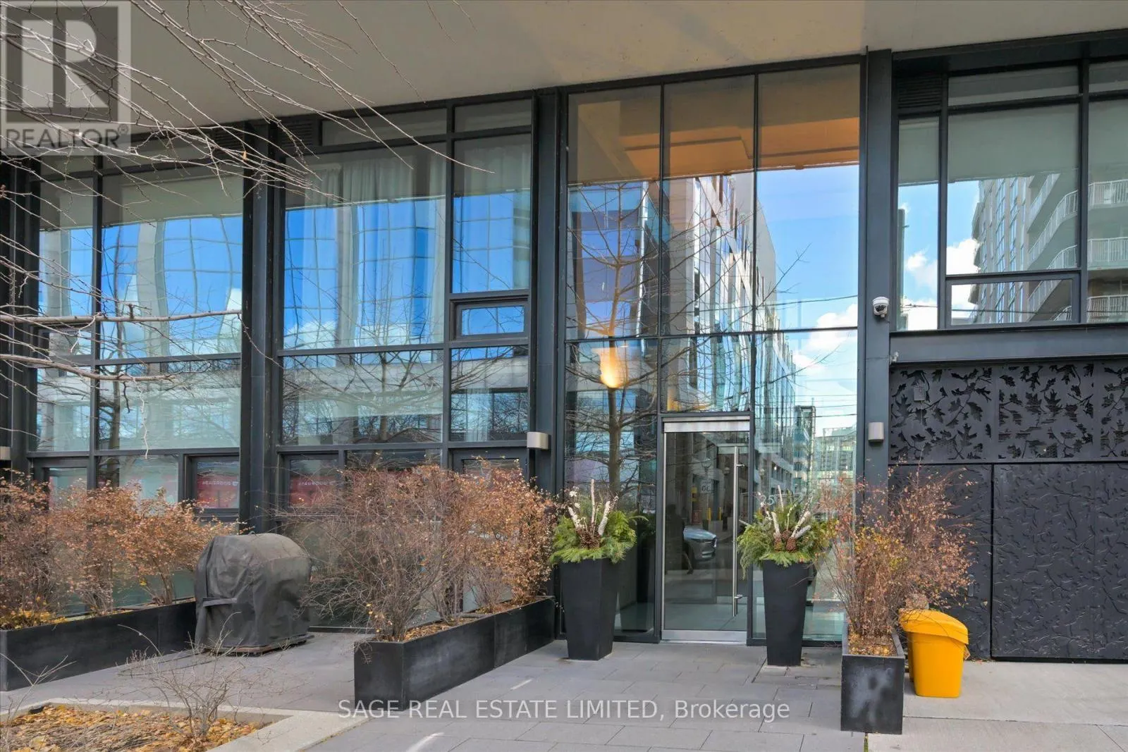 302 - 25 STAFFORD STREET
