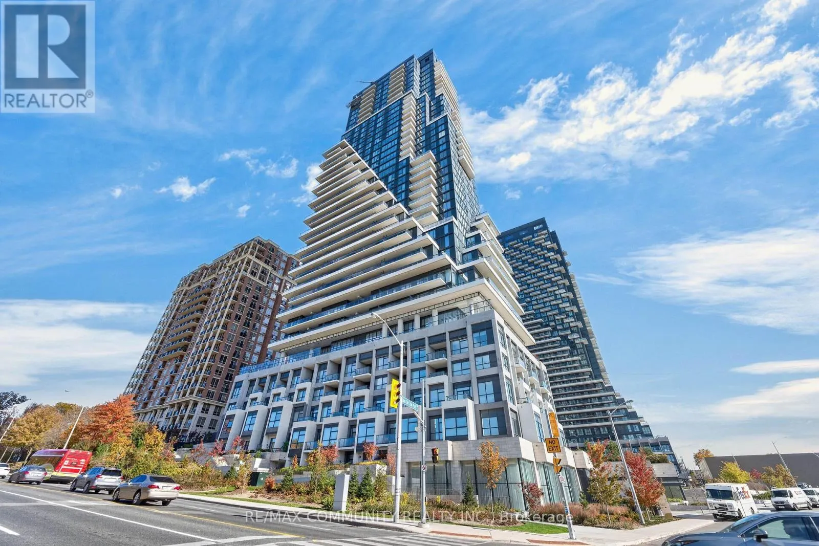 2203 - 10 INN ON THE PARK DRIVE